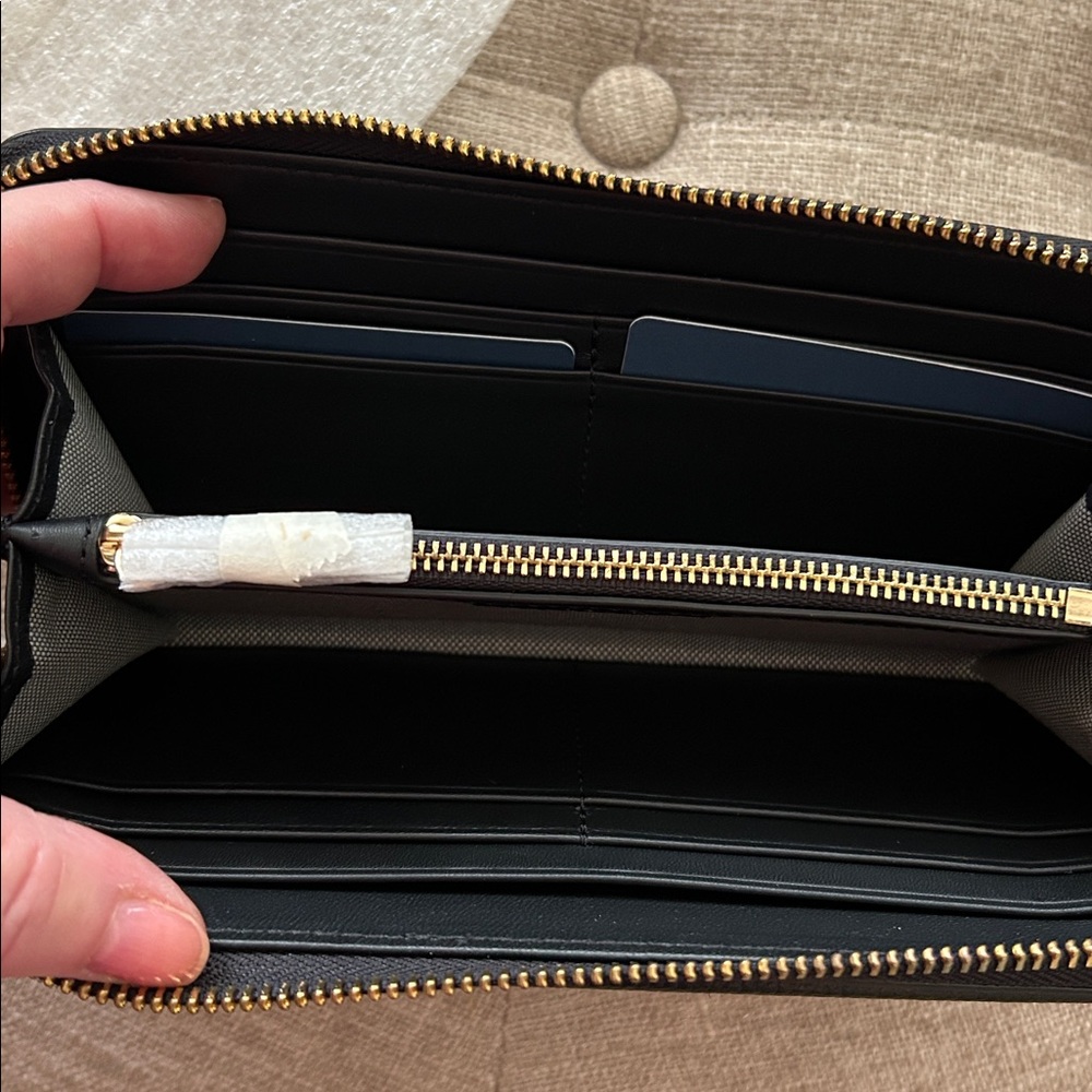 NWOT Black Pebbled Leather Cole Haan Zip Around Wallet—$20 - Picture 3 of 3